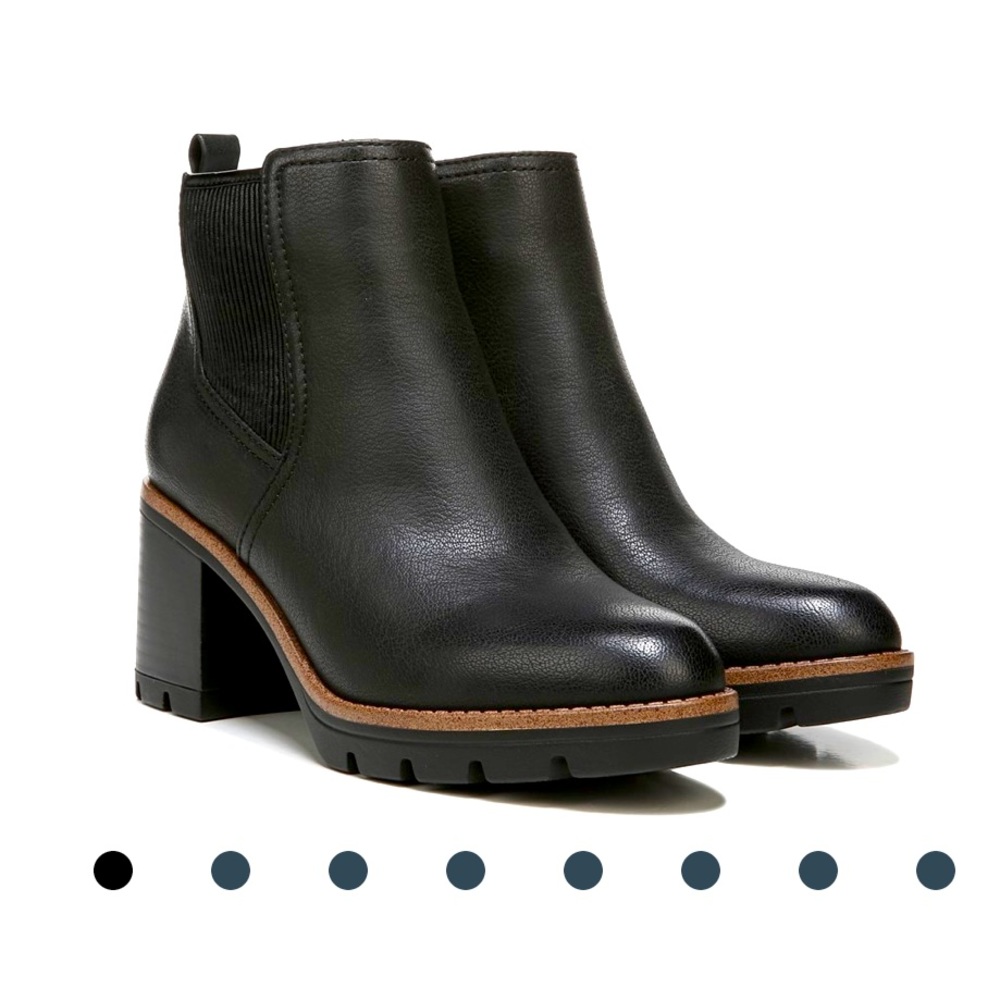 Madalynn Gore Block Heel Bootie - Naturalizer